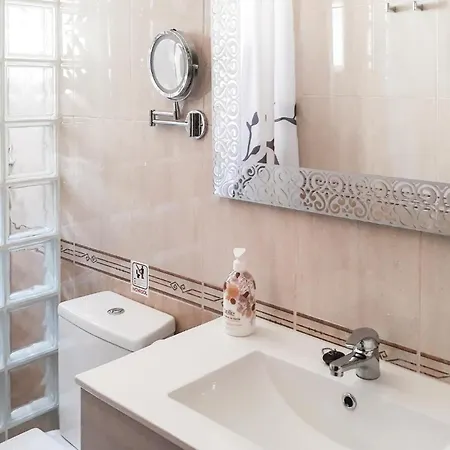Holiday home Stunning In With Kitchen