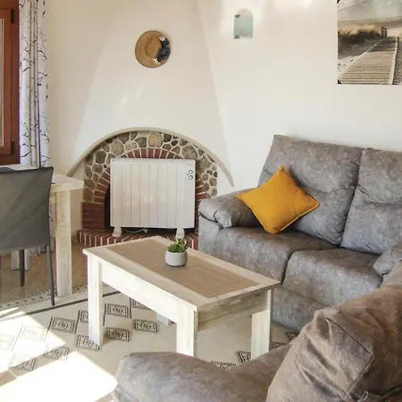 Holiday home Stunning In With Kitchen Ses Covetes